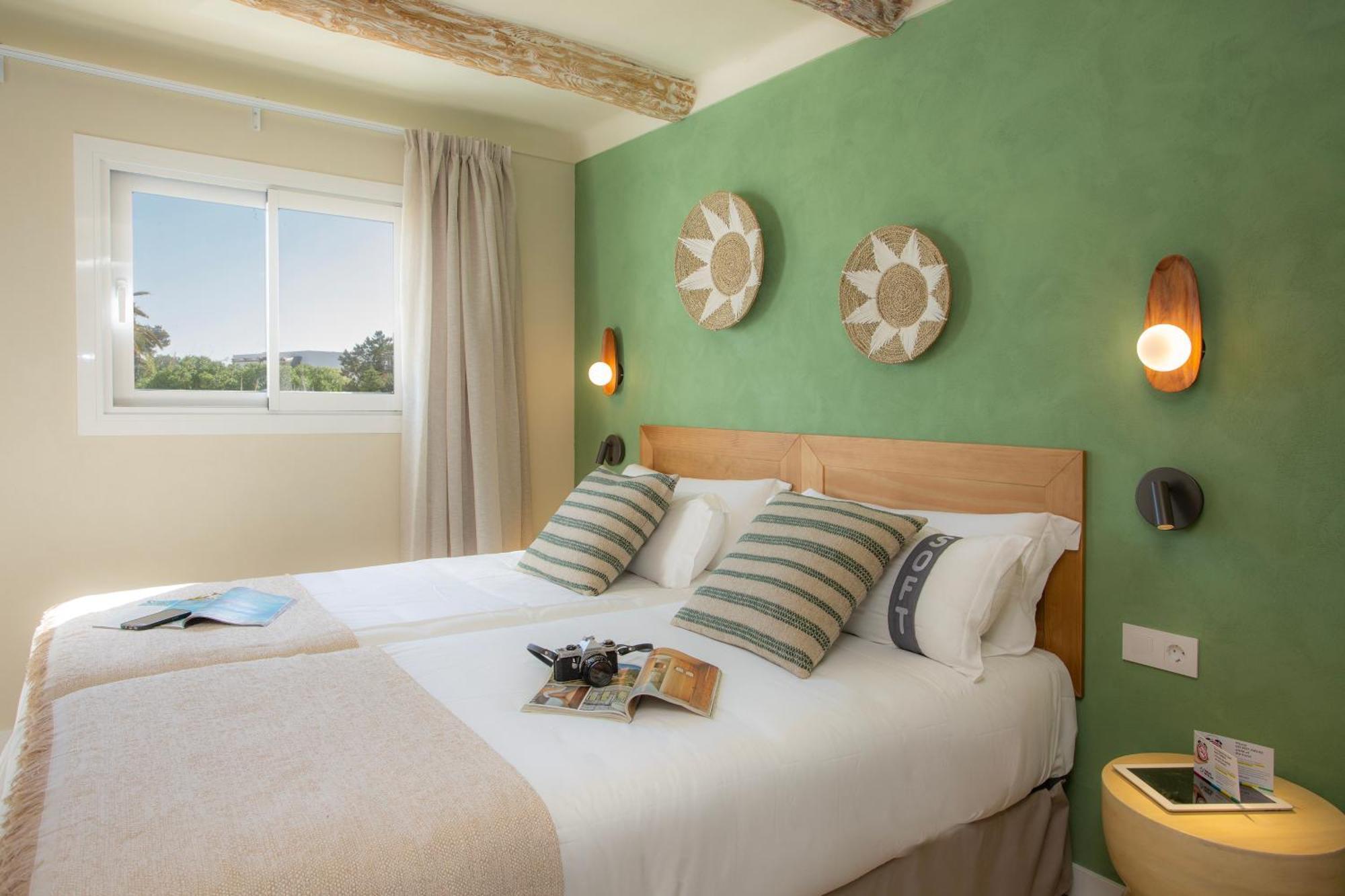 Casual Bahia Ibiza Hotel San Antonio  Room photo